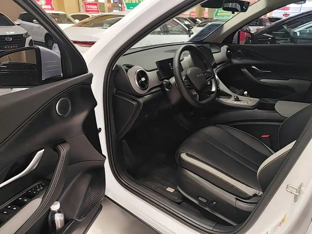 BYD Seal 05 DM-i 2025 2025 DM-i Smart Drive Edition 75KM Luxury