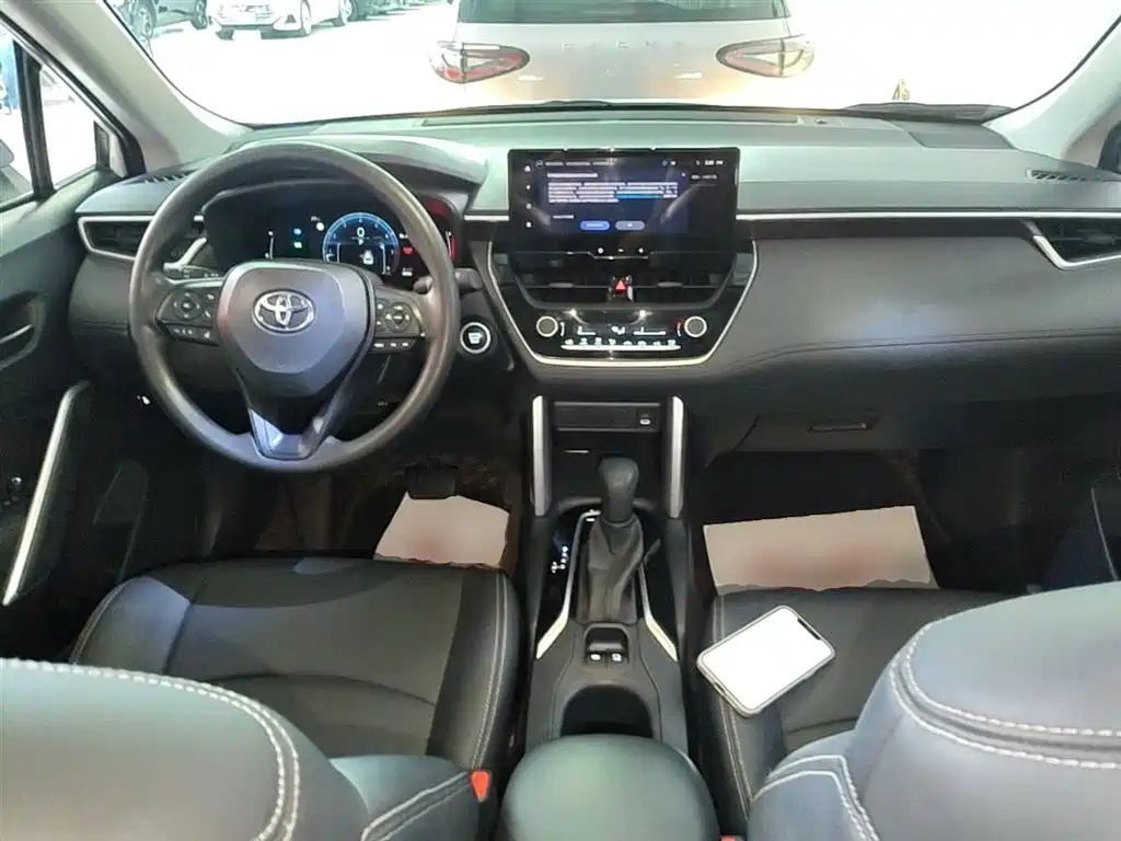 Toyota Corolla Cross 2023 2.0L Elite Edition фото 10