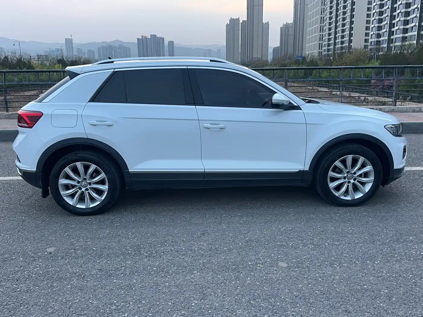 Volkswagen T-ROC 2019 230TSI DSG 2WD Progressive Version China VI фото 6
