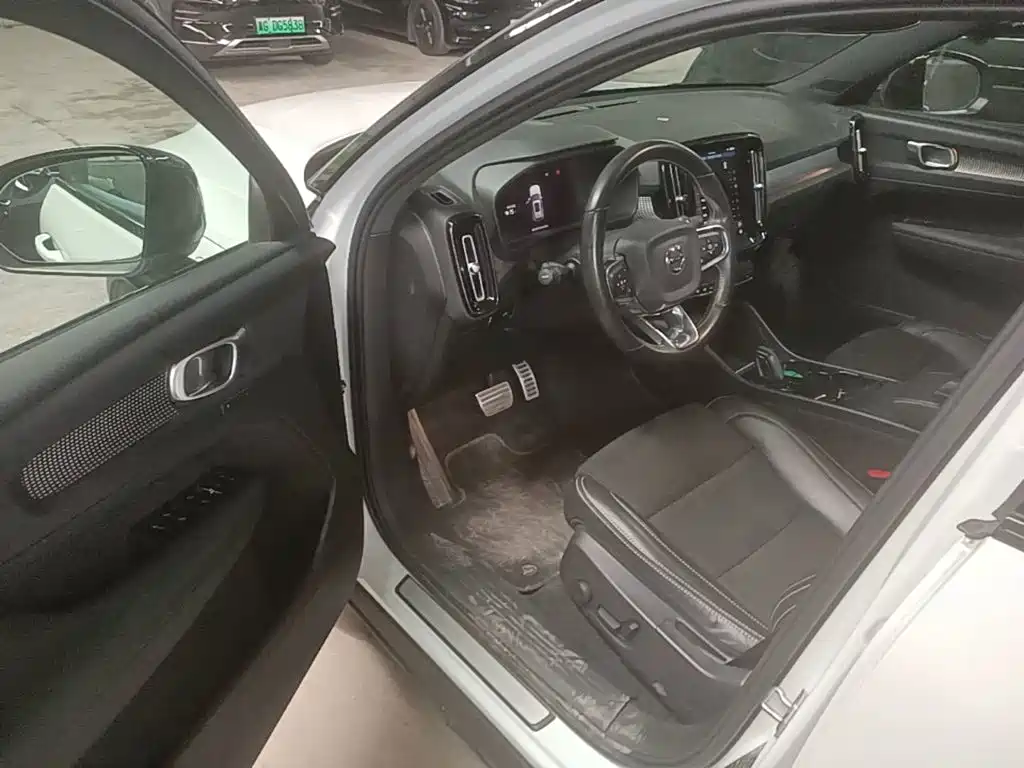 Volvo XC40 New Energy 2021 2021 P8 EV AWD Elegant Sport