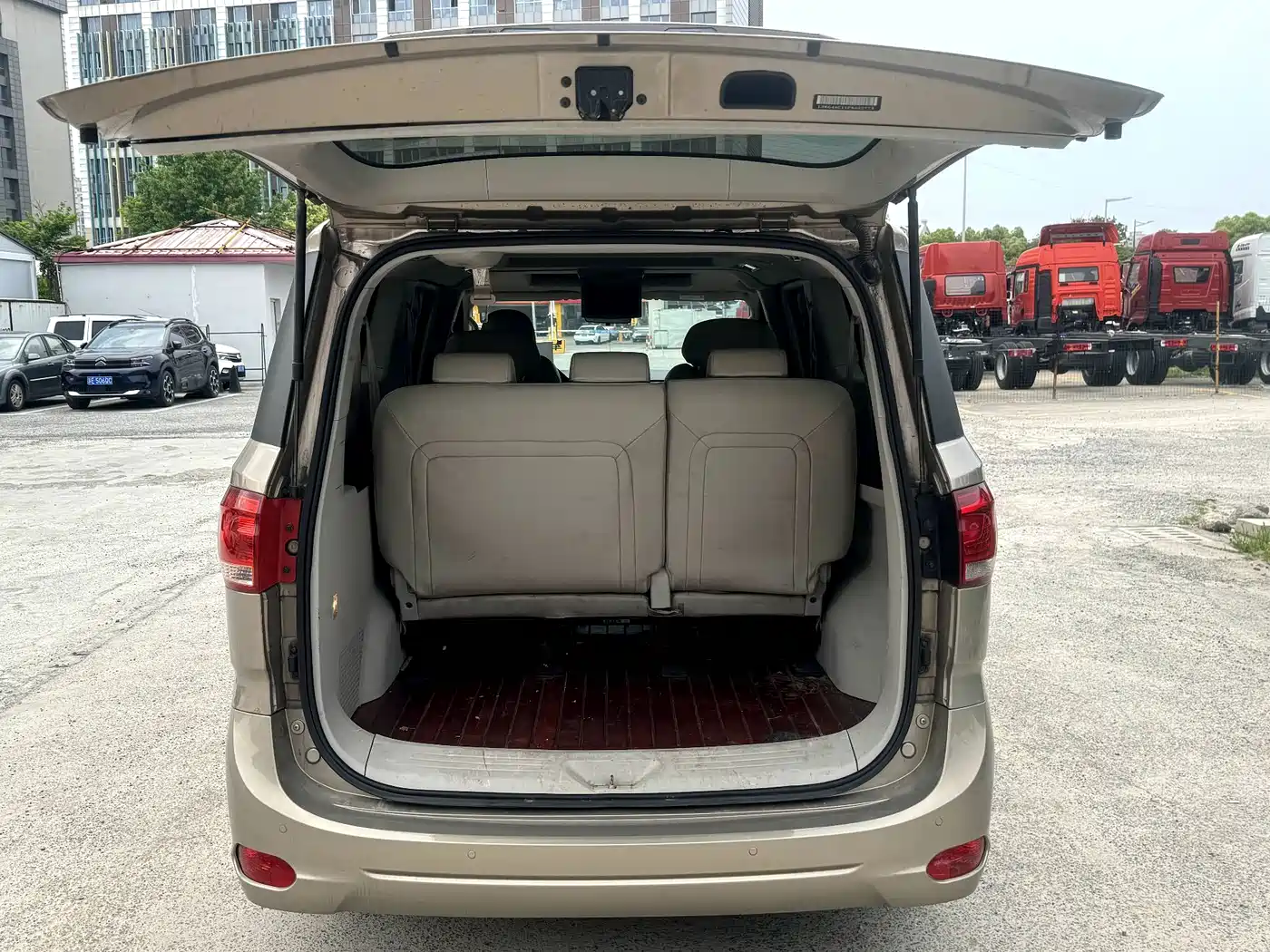 SAIC Maxus Maxus G10 2016 2.0T Automatic Executive Edition фото 15