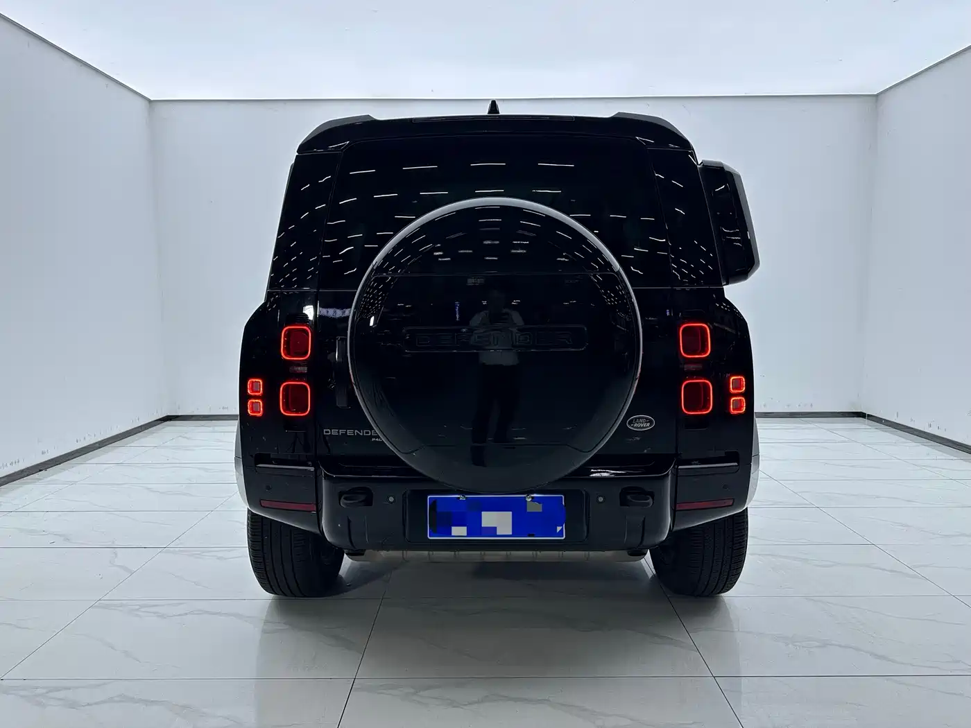 Land Rover Defender 2020 Model 110 P400 HSE фото 5