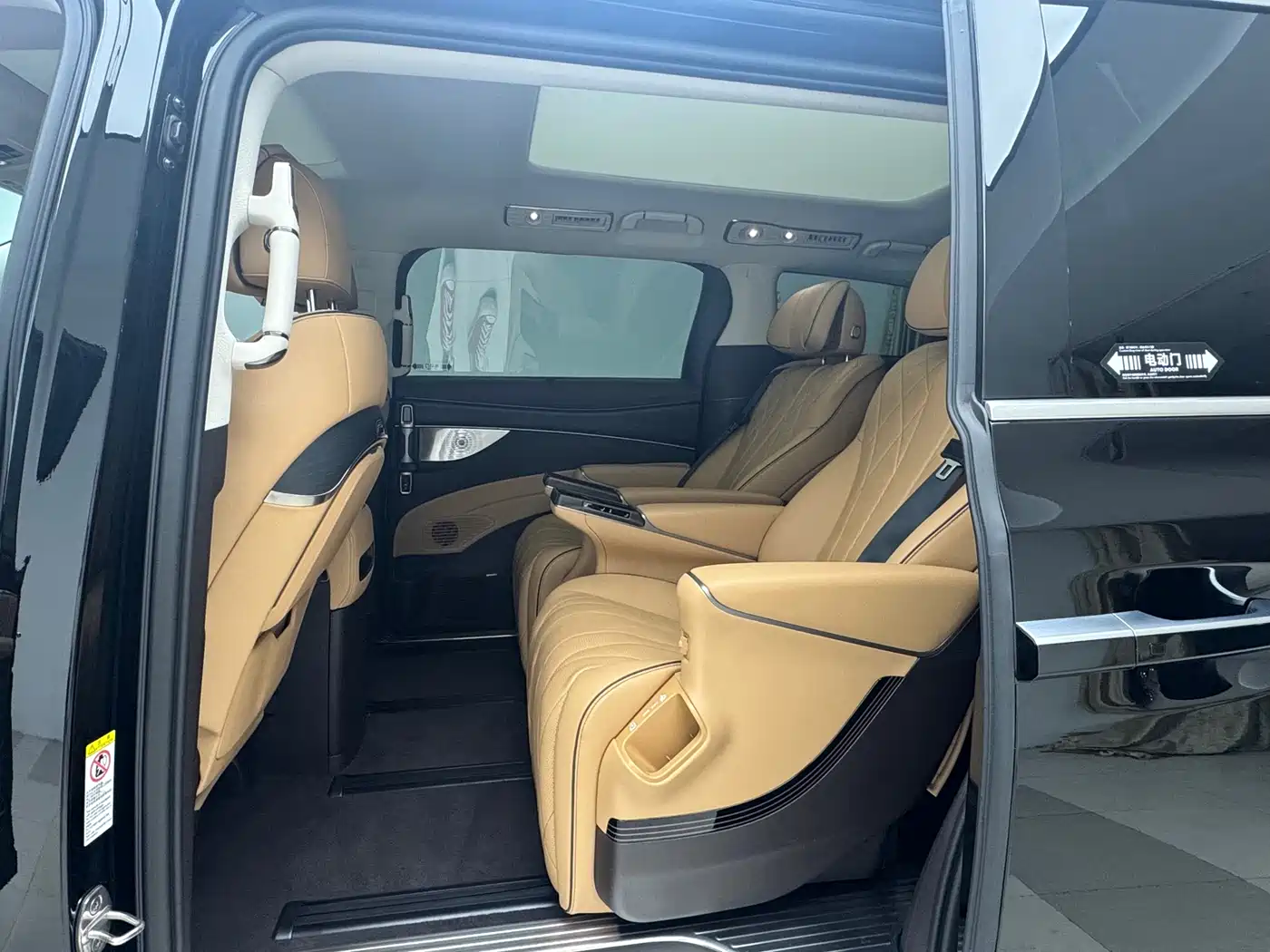 Denza D9 2024 DM-i 980 AWD Prestige фото 18