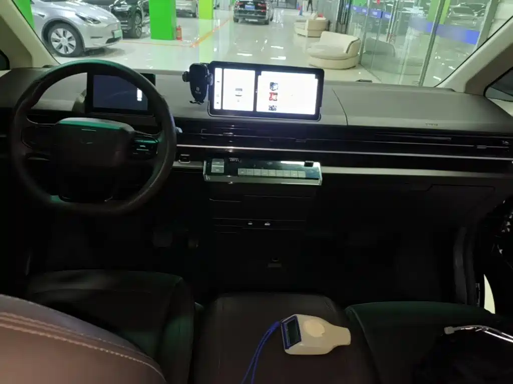 Yuan Cheng Geely Xingfu 2025 2024 Fortune Edition 68.03kWh (Complete Vehicle) 7-Seater