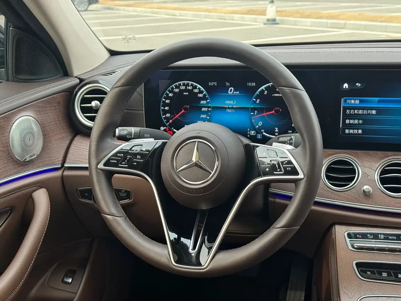 Mercedes-Benz E-Class 2022 E 300 L Luxury фото 8