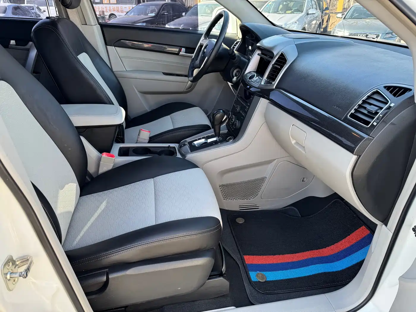 Chevrolet Captiva 2015 2.4L 2WD Urban Edition 5-seater фото 5