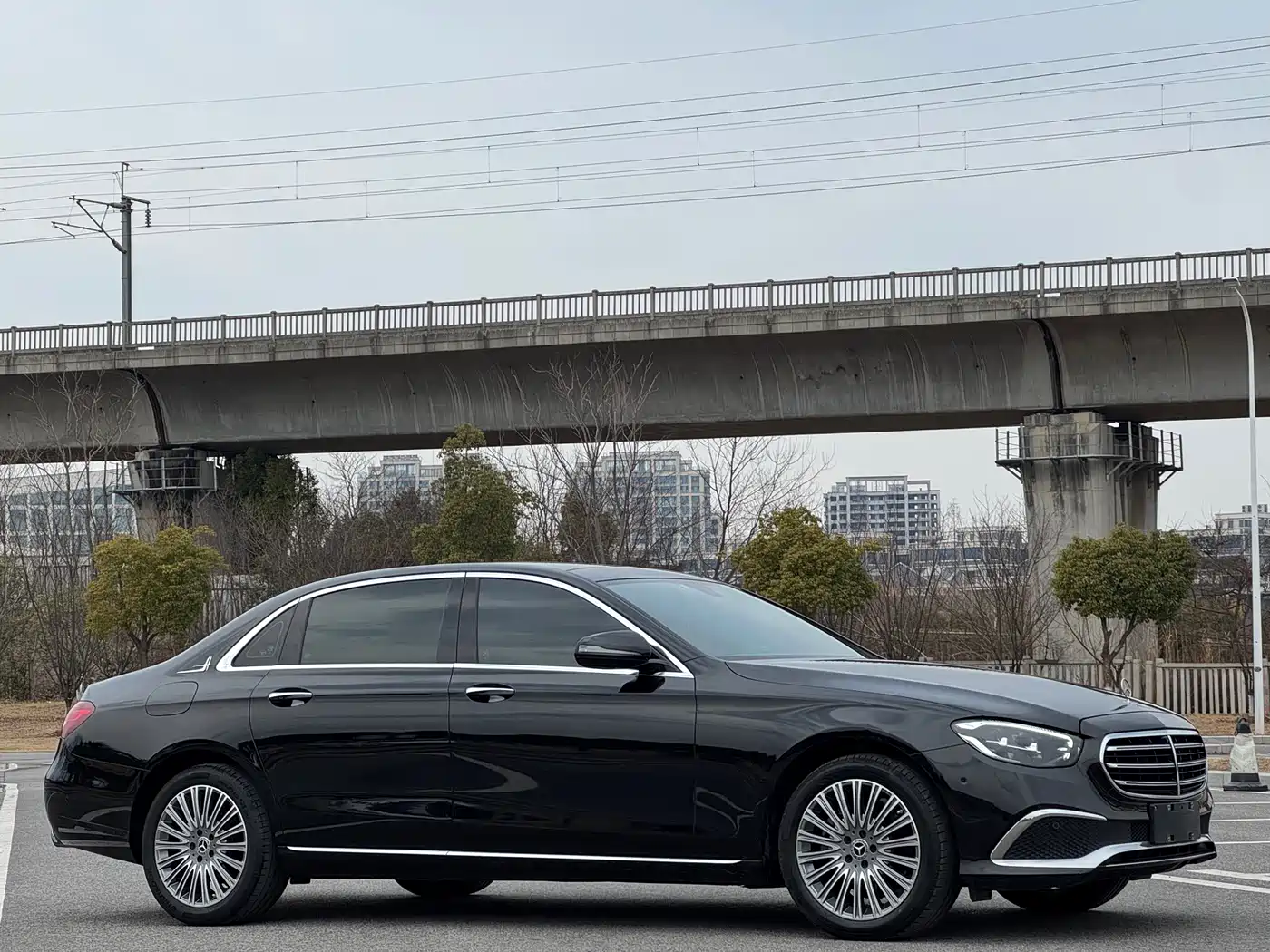 Mercedes-Benz E-Class 2022 E 300 L Luxury фото 3