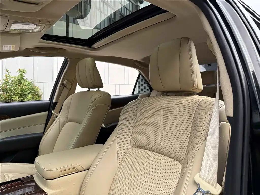 Toyota Crown 2015 2.0T Fashion фото 16