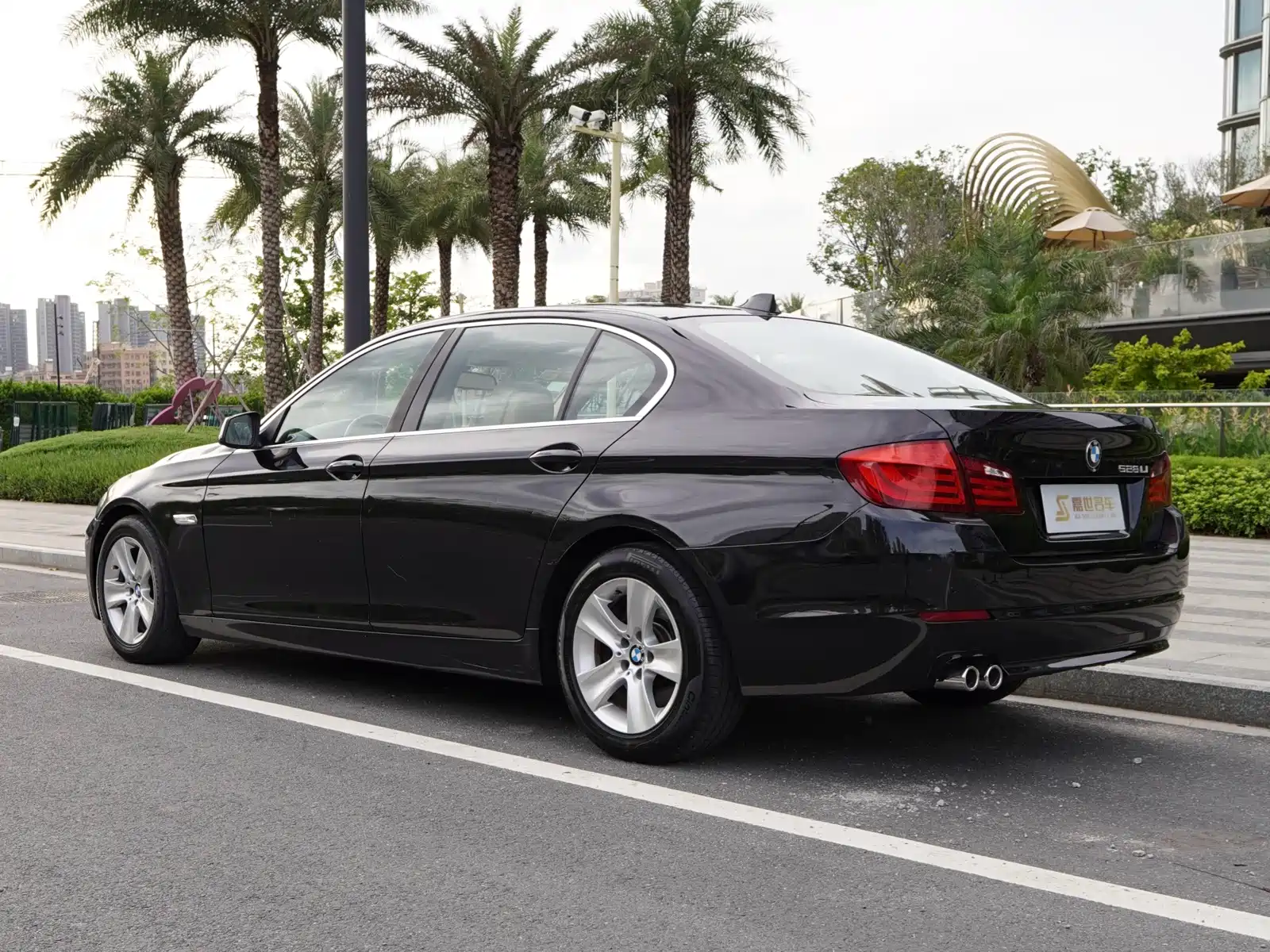 Photo 11 - BMW 5 Series