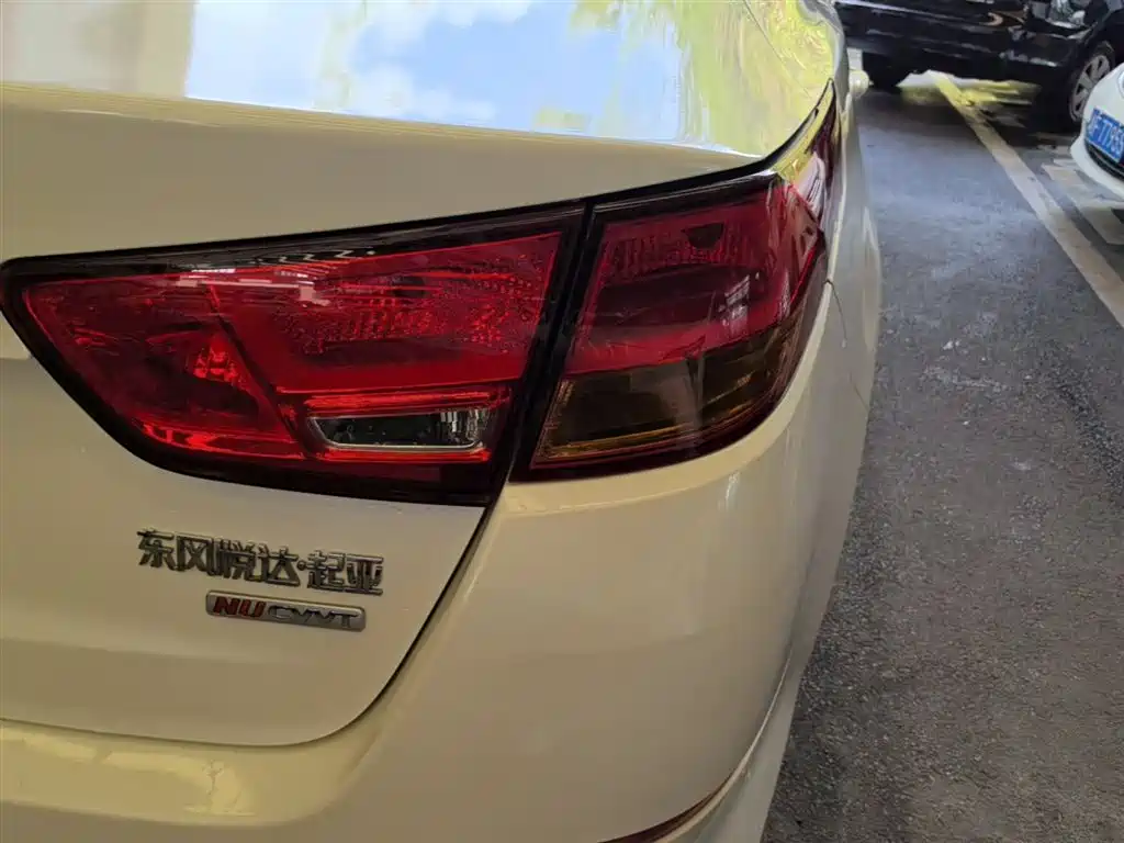 Kia K5 2014 2.0L Automatic LUXURY фото 8