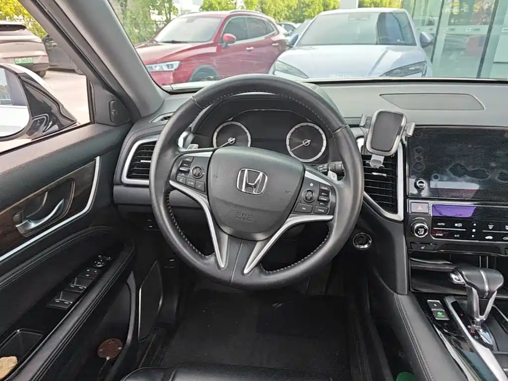 Honda UR-V 2017 2017 240TURBO 2WD Luxury Edition China V