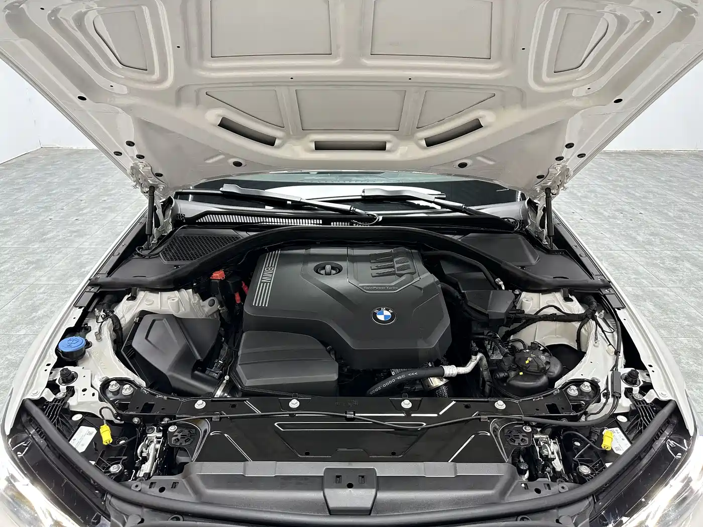 BMW 3 Series 2024 325Li M Sport Shadowline Package фото 13