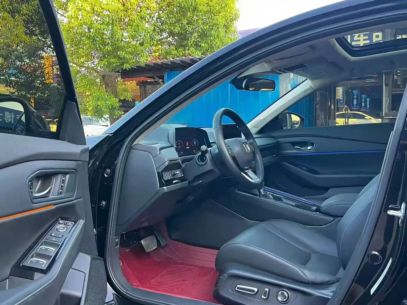 Фото 4 - Honda Accord