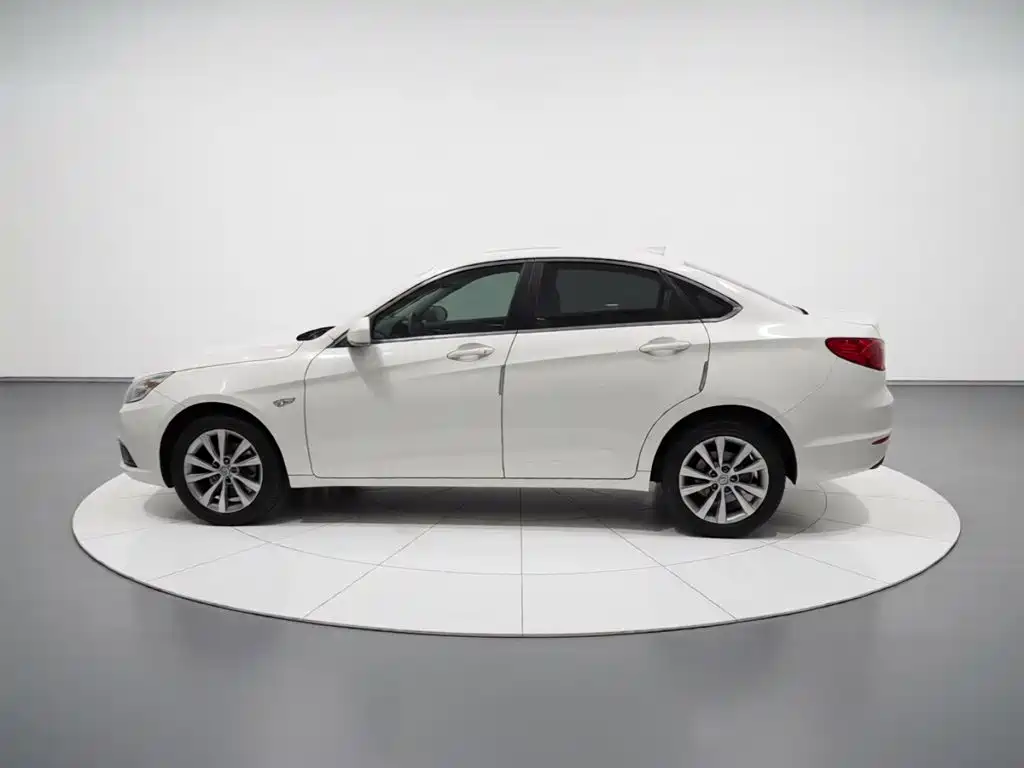 BAIC Senova D50 2015 2015 1.5L Manual Comfort Value Navigation Edition