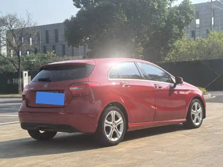 Mercedes-Benz A-Class (Import) 2015 A 180 фото 4