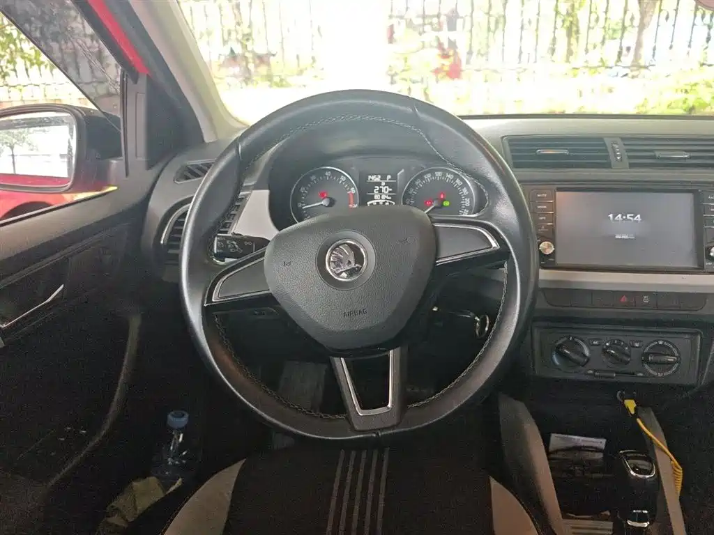 Škoda Fabia 2015 1.6L Automatic Sport фото 3