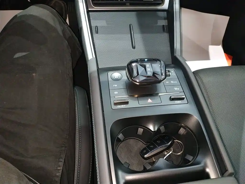 BYD Qin L 2025 DM-i Smart Drive Edition 80KM Leading фото 14