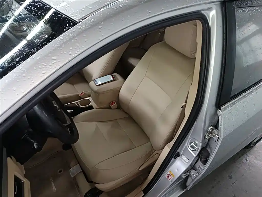 Toyota Corolla 2017 1.6L CVT GL фото 15