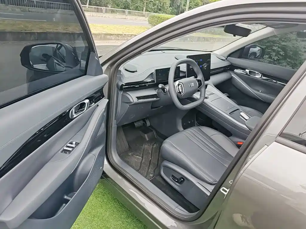 Geely Galaxy Galaxy E5 2026 2026 530km Voyager Edition