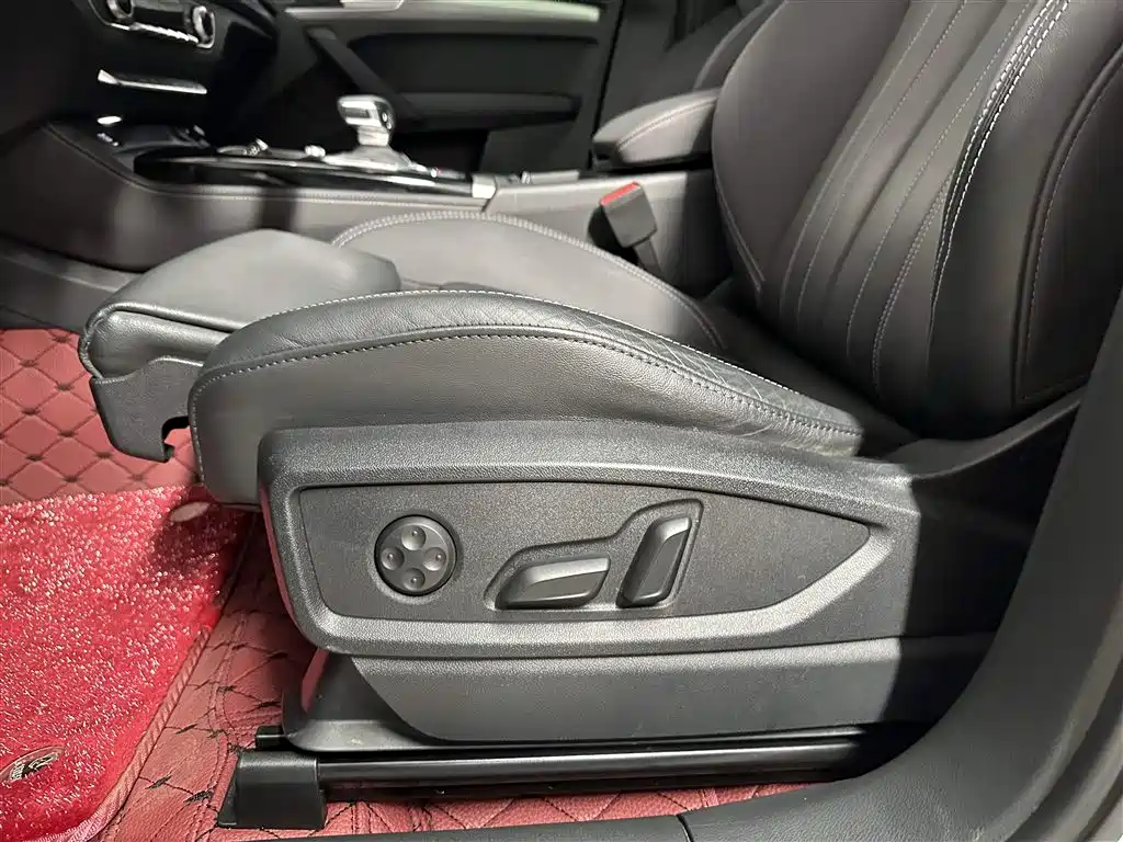 Audi Q5L 2022 40T Luxury Dynamic фото 6
