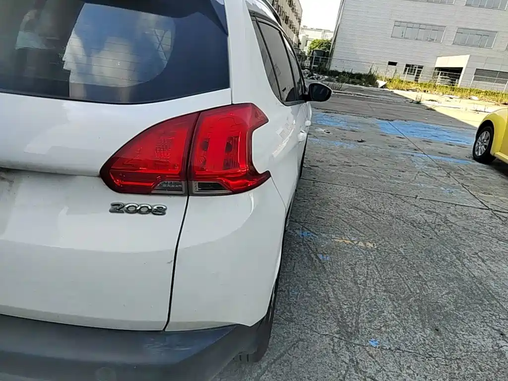 Peugeot 2008 2015 2014 1.6L Automatic Trend Edition