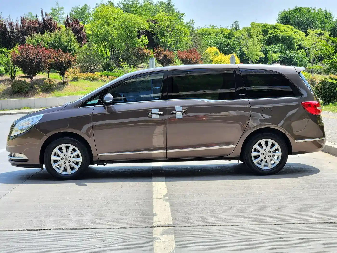 Buick GL8 2015 2.4L Luxury Business Exclusive Edition фото 2