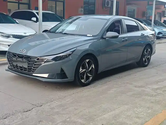Hyundai Elantra 2023