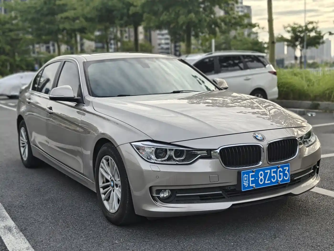 BMW 3 Series 2014 320Li Fashion фото 3