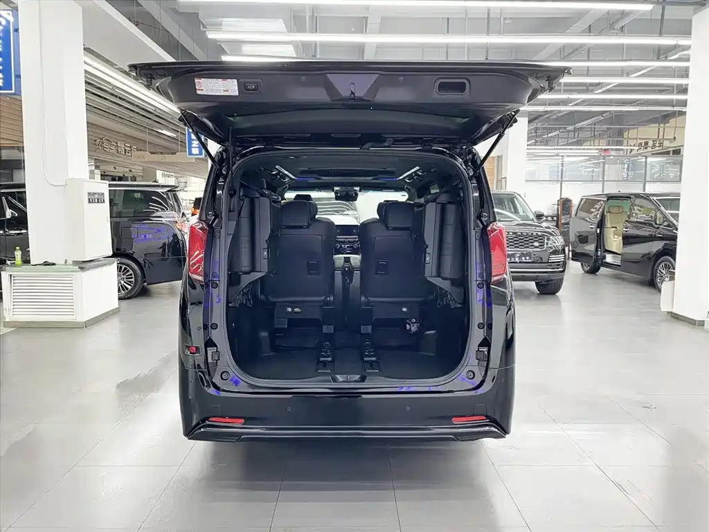Toyota Alphard 2021 Hybrid 2.5L Premium фото 12