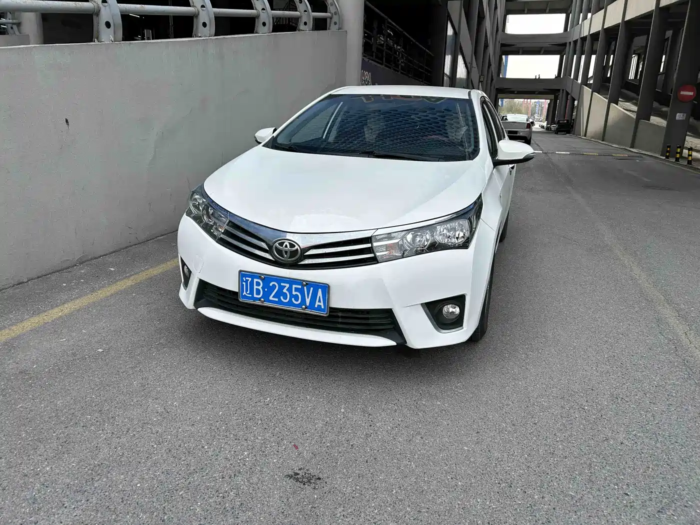 Toyota Corolla 2017 Facelift 1.6L S-CVT GL фото 7