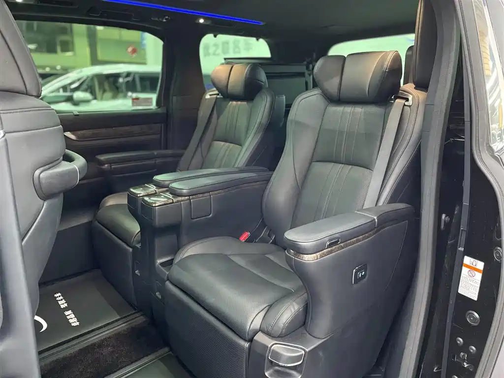 Toyota Alphard 2021 Hybrid 2.5L Premium фото 9