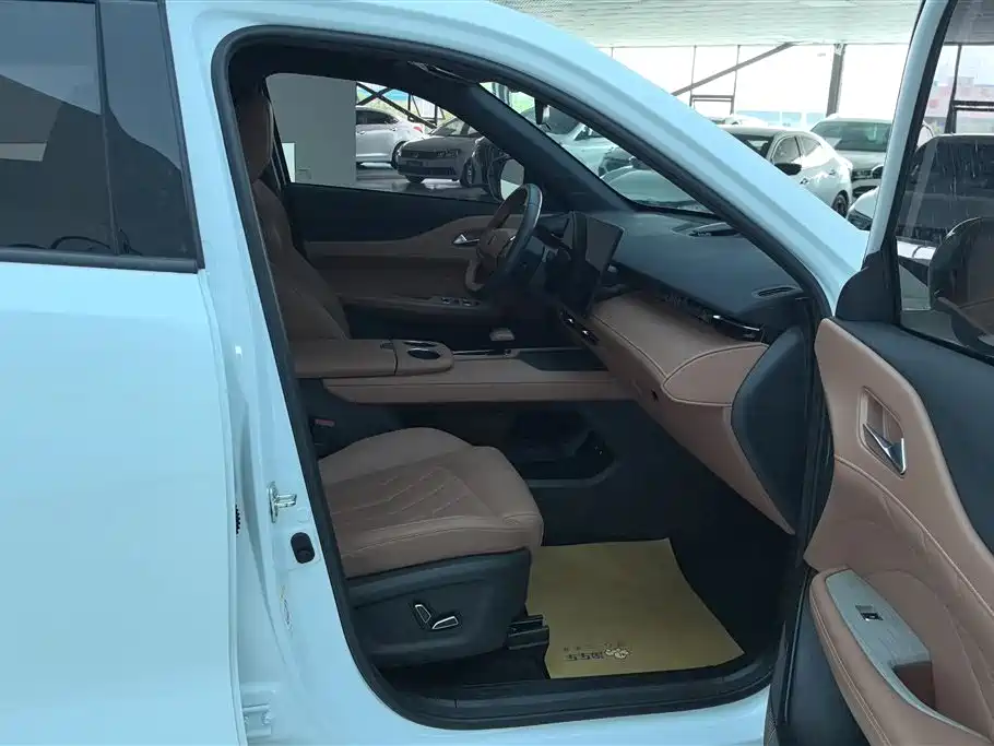 Changan UNI-Z New Energy 2024 2024 Blue Whale Smart Electric iDD 125km Excellence Model