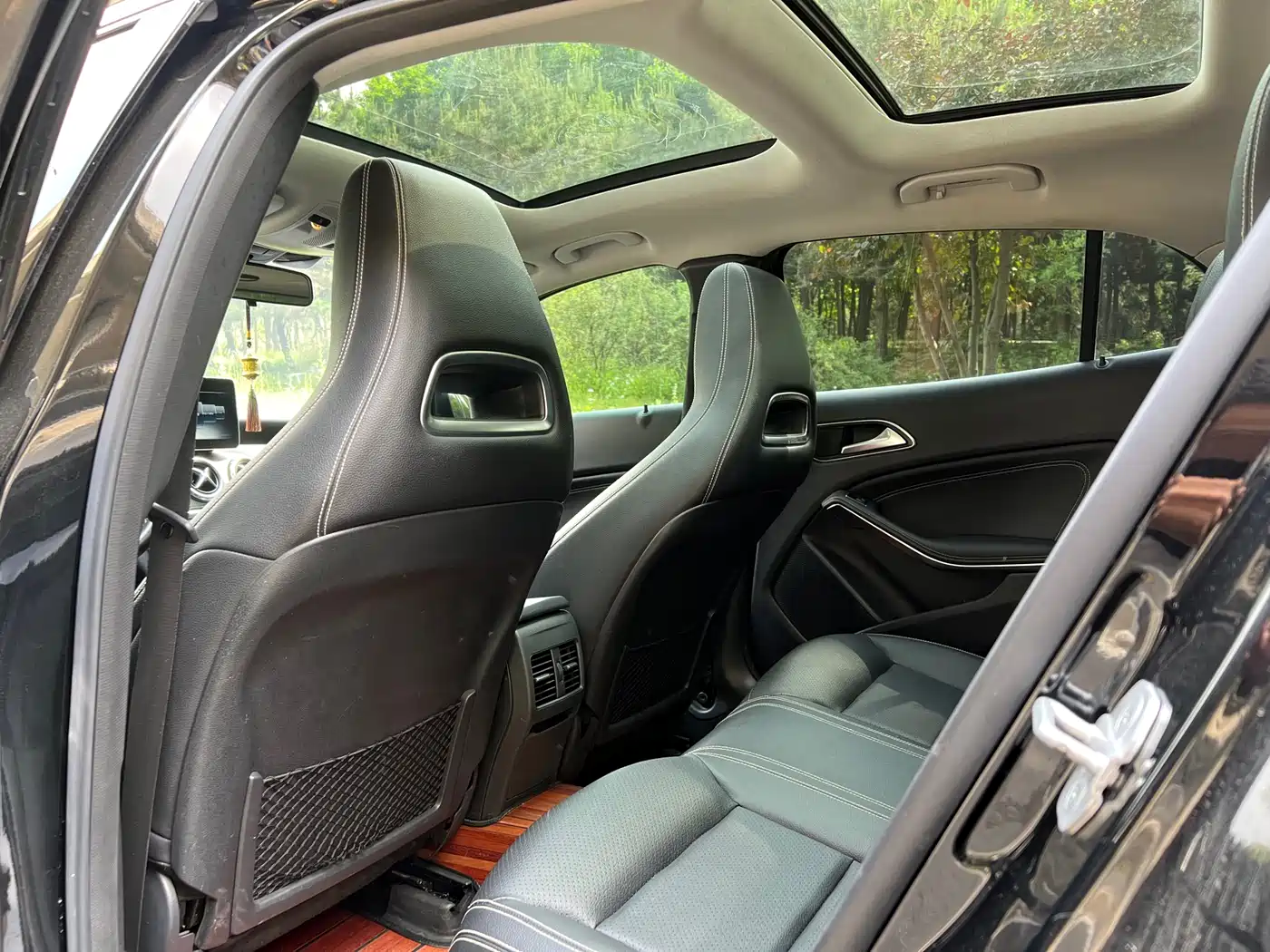 Mercedes-Benz GLA 2017 GLA 200 Dynamic фото 6