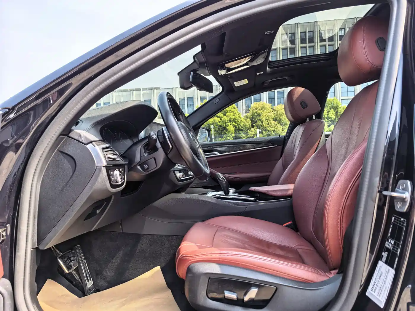 BMW 5 Series 2019 530Li Premium M Sport Package фото 12