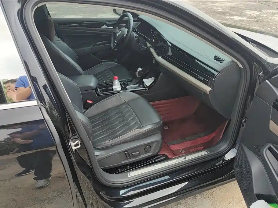 Volkswagen Passat 2020 330TSI Luxury Edition China VI фото 8