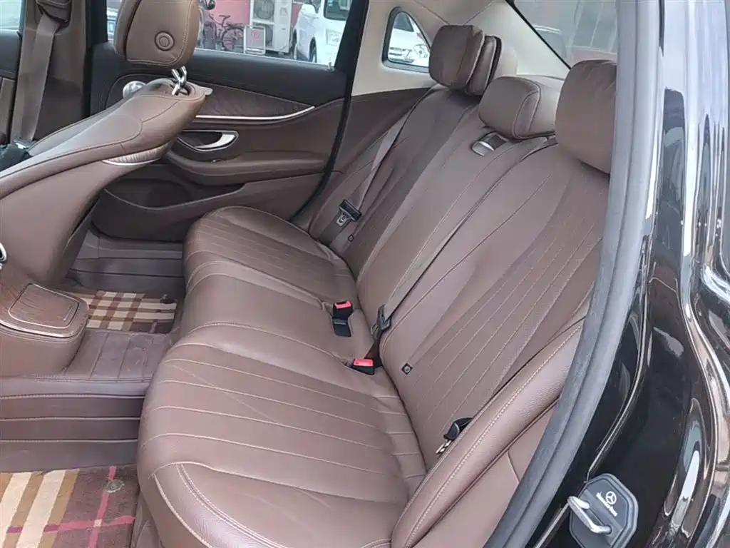 Mercedes-Benz E-Class New Energy 2022 Facelift E 350 e L Plug-in Hybrid Sedan фото 17