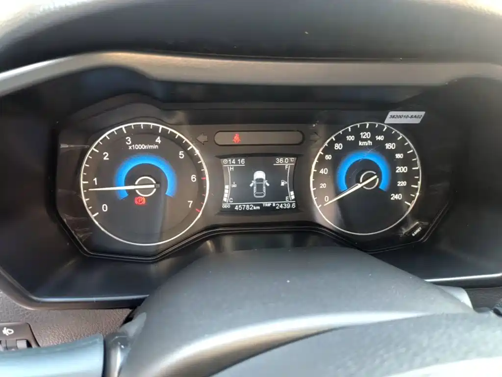 Dongfeng Fengguang Fengguang 580 2016 2016 Model 1.5T Manual Luxury Version