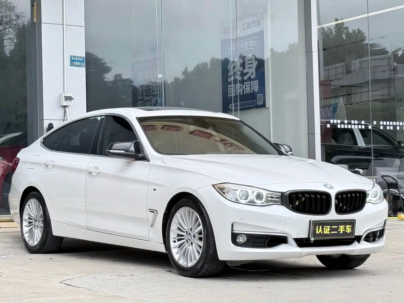 BMW 3 Series GT 2016 320i Design Package фото 3
