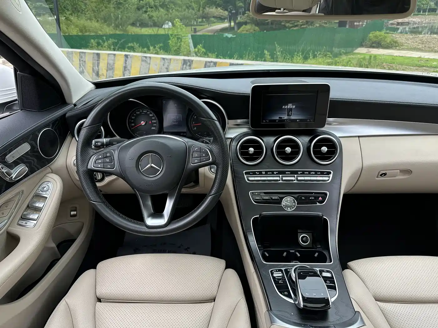 Mercedes-Benz C-Class 2016 C 200 L Sport фото 14