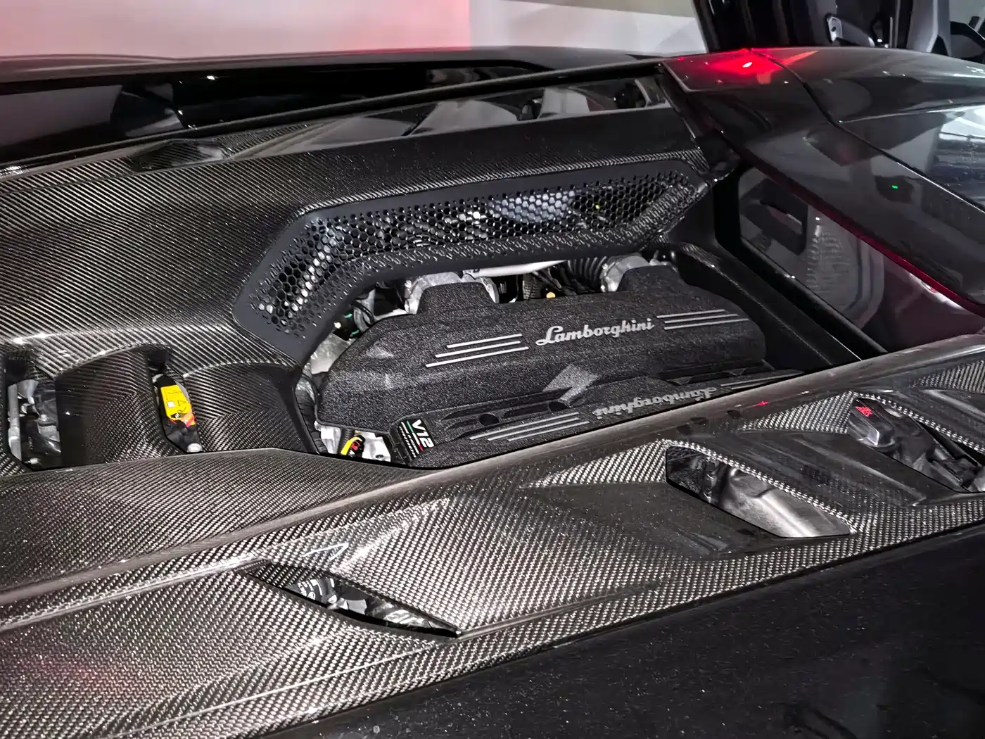 Lamborghini Revuelto 2023 6.5L PHEV Standard фото 5