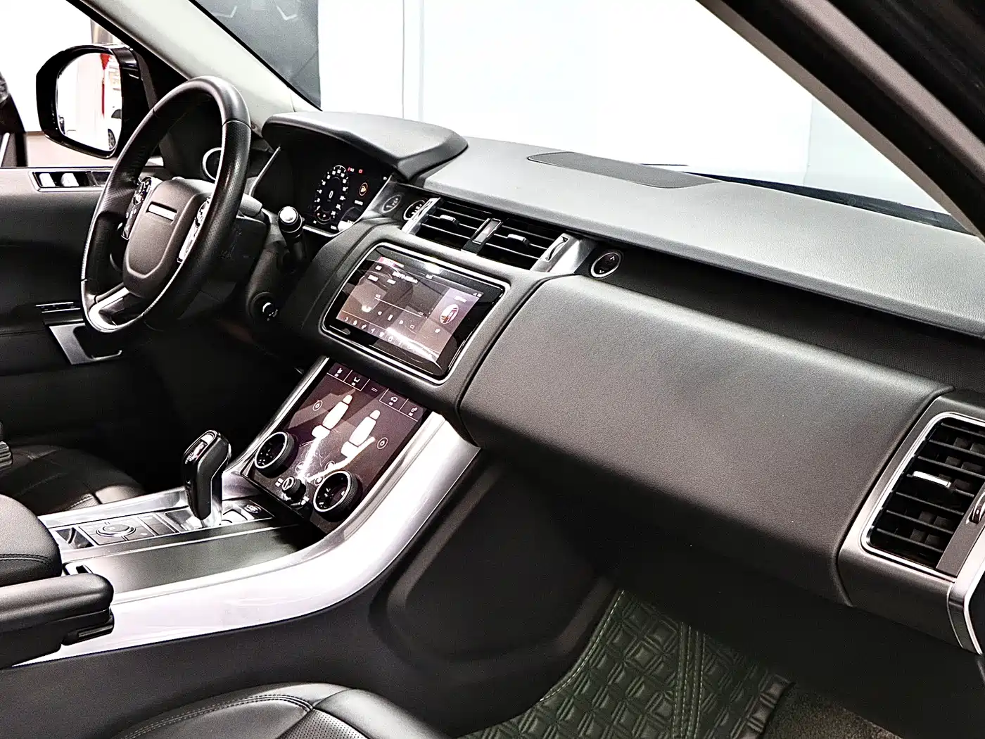 Land Rover Range Rover Sport 2019 3.0 SC V6 Special Edition фото 15