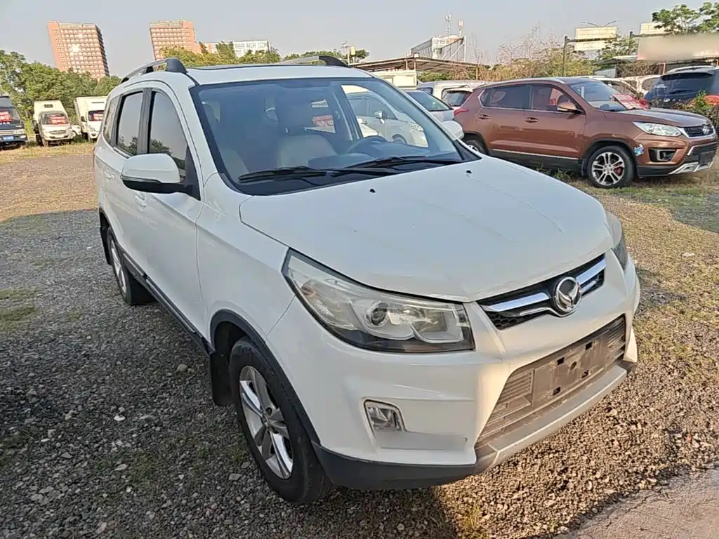 BAIC Huansu S3 2017 2017 1.5L Manual Luxury