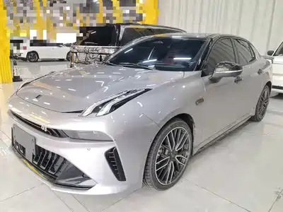 Lynk & Co 03