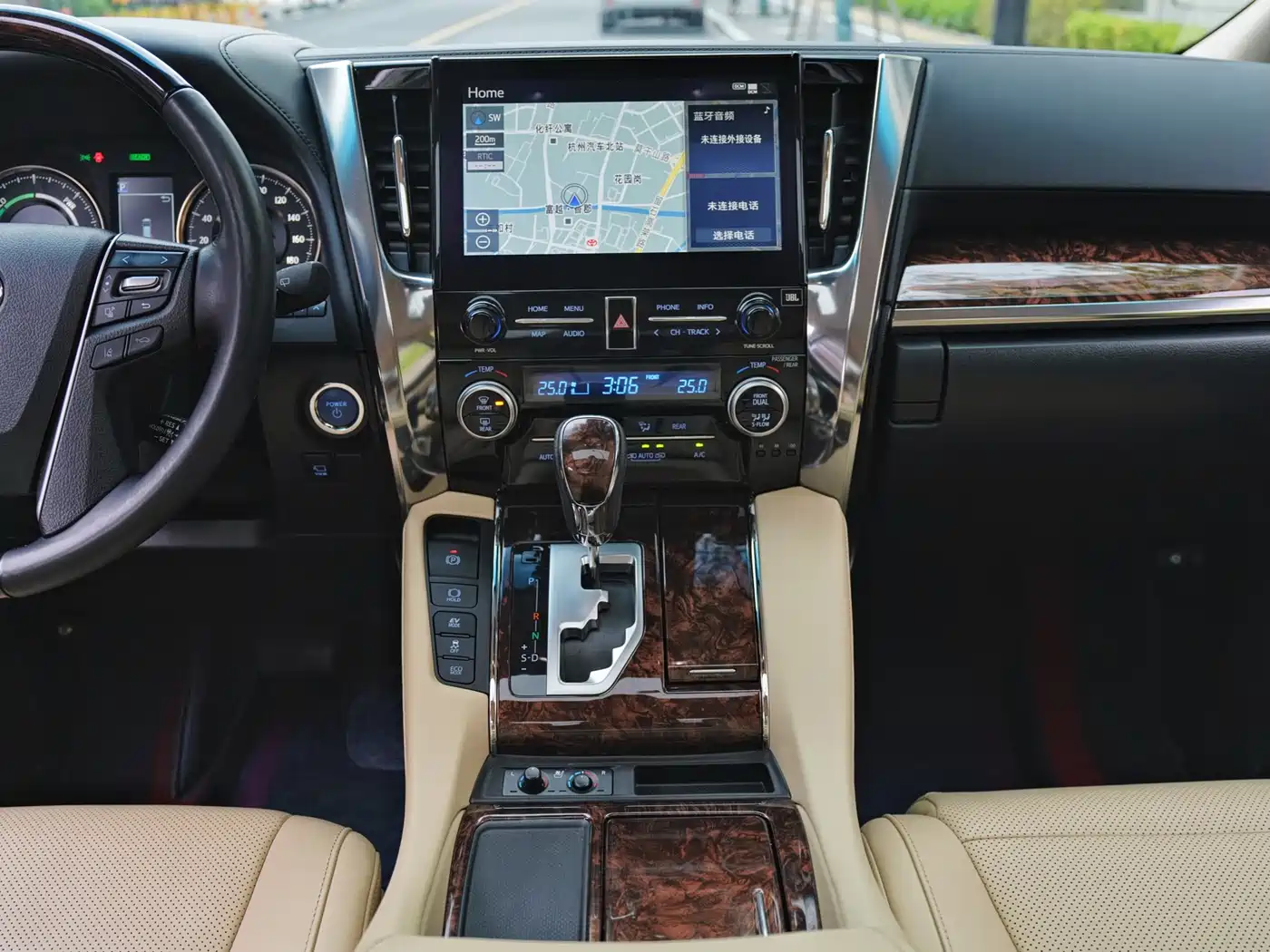Toyota Alphard 2020 Hybrid 2.5L Luxury Edition фото 12