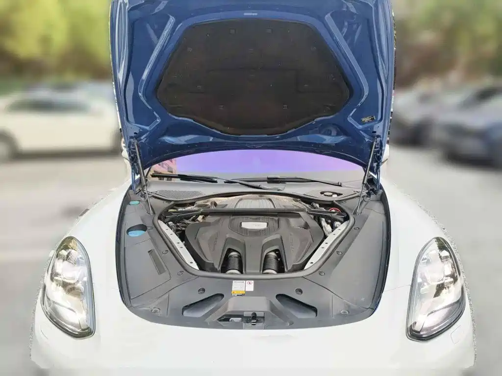 Photo 3 - Porsche Panamera