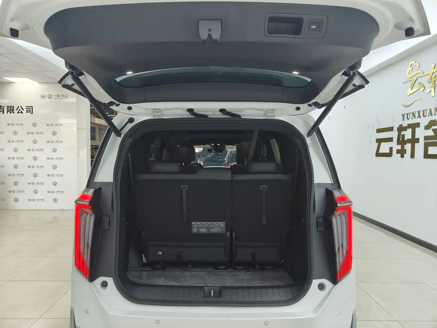 GAC Trumpchi Trumpchi M8 2024 Patriarch Series 400T Ultimate Edition фото 11