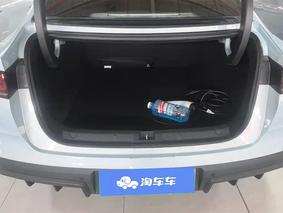 BYD Qin L 2025 DM-i Smart Drive Edition 80KM Leading фото 4