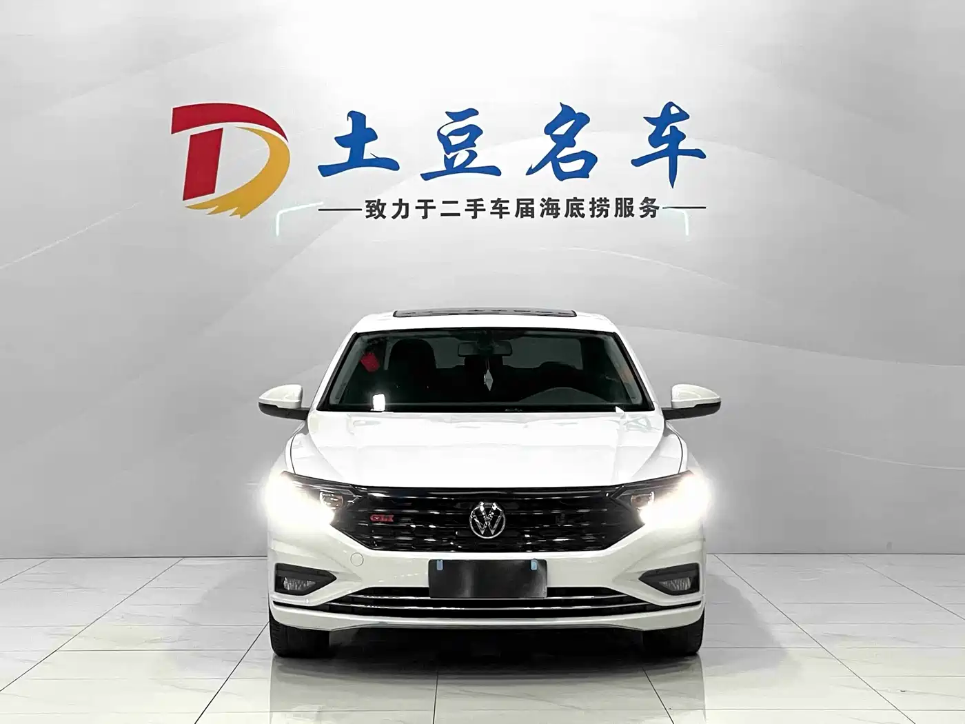 Volkswagen Sagitar 2022 280TSI DSG Surpassing Edition фото 2