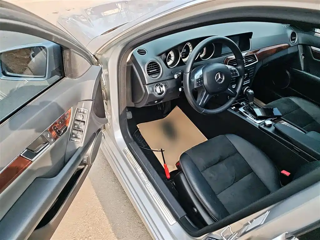 Mercedes-Benz C-Class 2013 C 260 Elegance Grand Edition фото 12