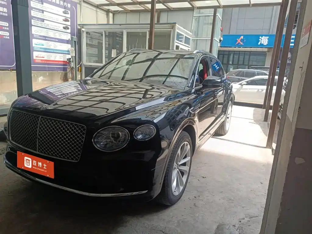 Bentley Bentayga, 2024 год